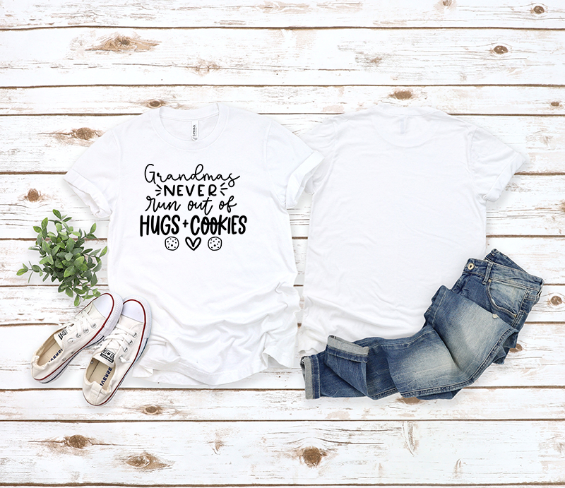 T-Shirt - Grandma Never Runs Out of Hugs and Cookies